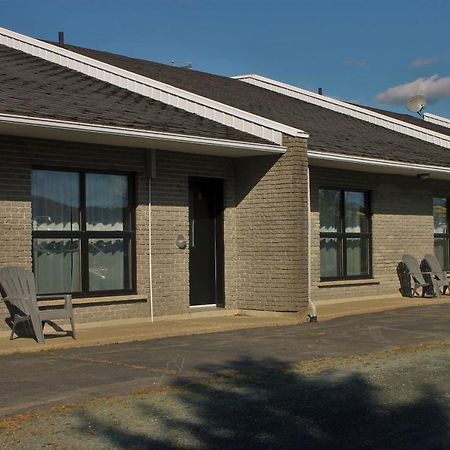 Motel Du Canton Valcourt Εξωτερικό φωτογραφία