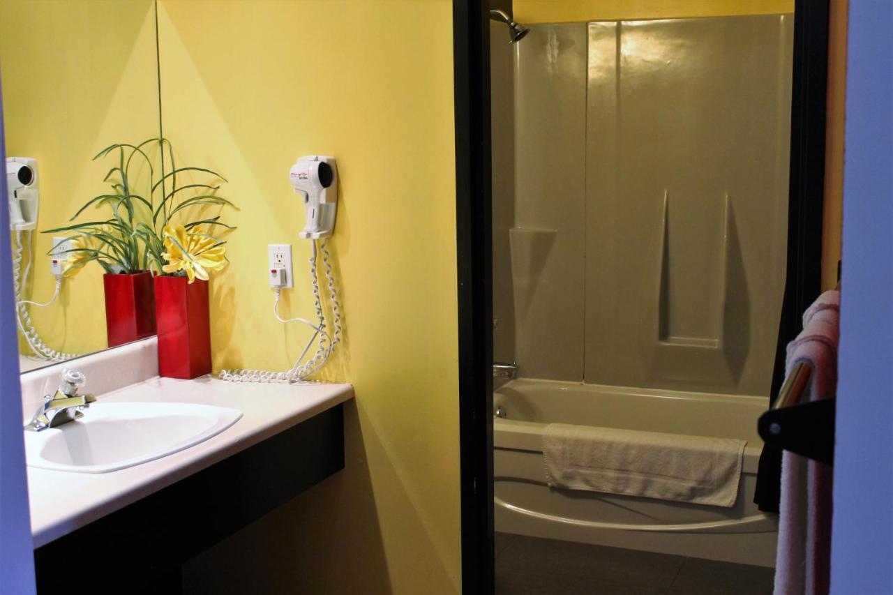 Motel Du Canton Valcourt Εξωτερικό φωτογραφία
